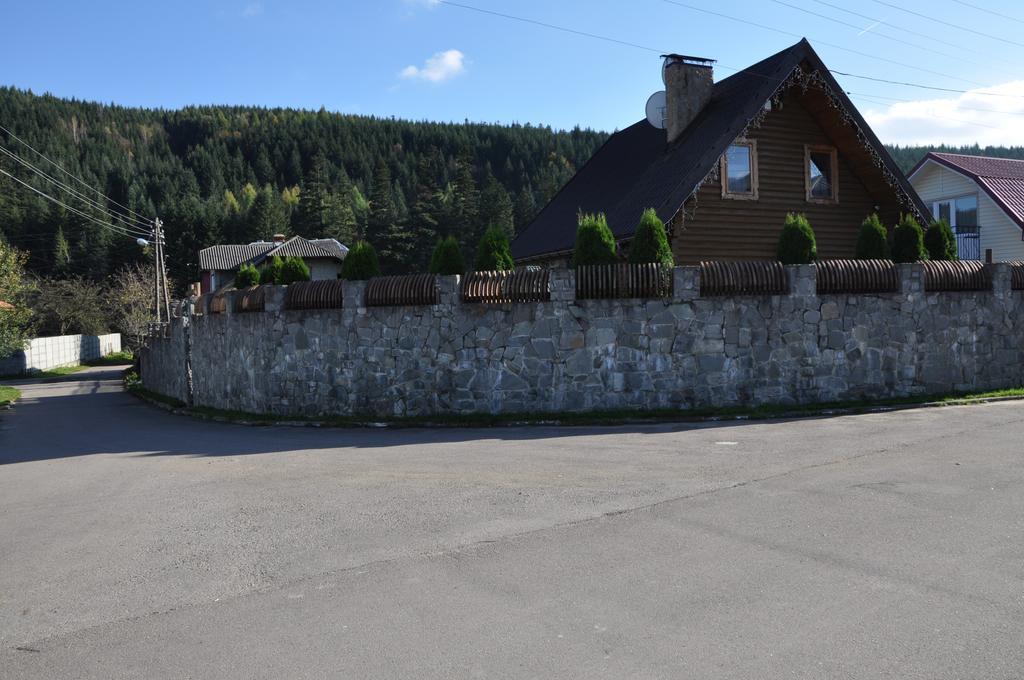 سكول Cottage Smerekovyi المظهر الخارجي الصورة